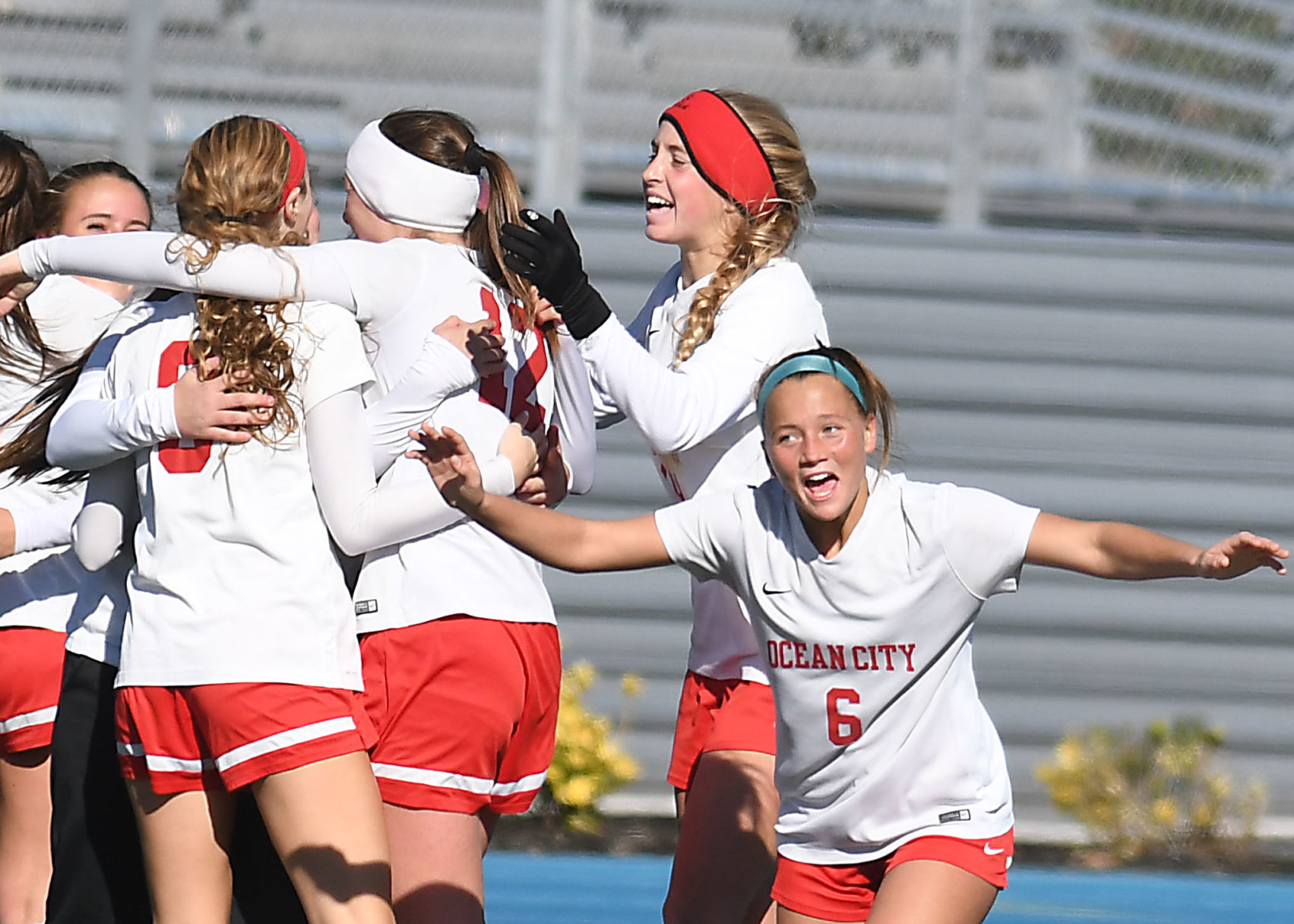 111719_spt_ocgirlssoccer00123716